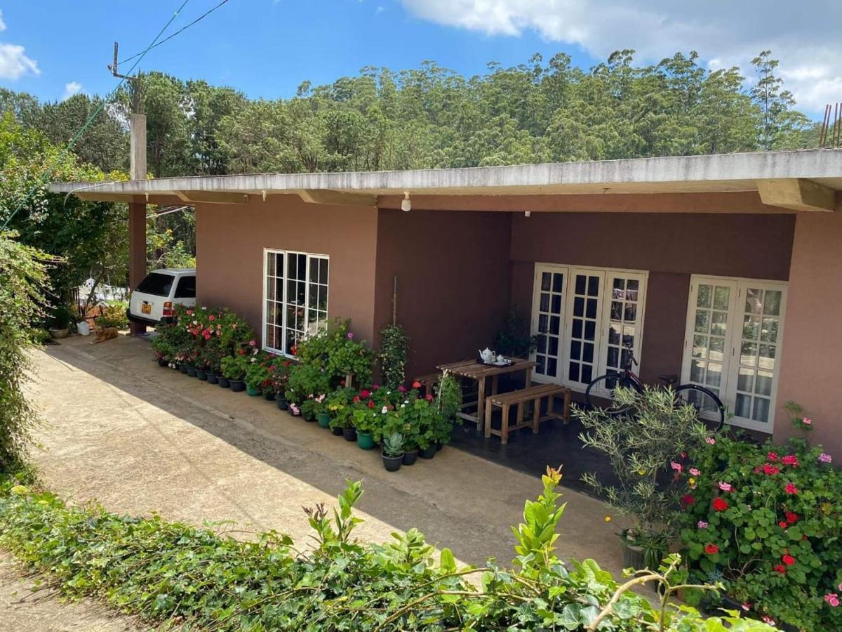 Keshiya Holiday Home Nuwara Eliya Bagian luar foto